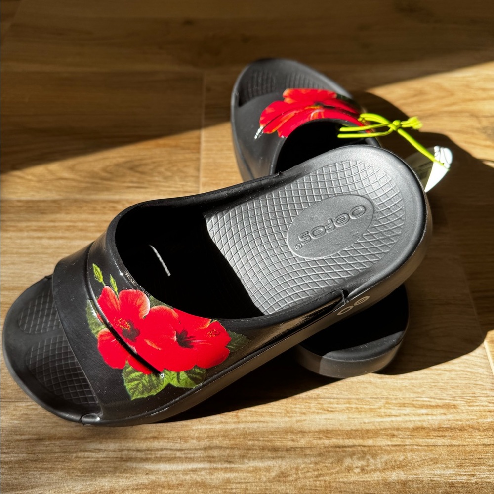 New Women's Oofos OOahh Slide Ltd Hibiscus $79.95 Size 7 - Picture 4 of 5